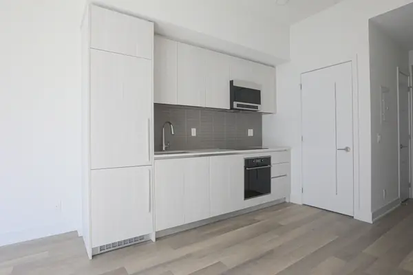 8 Cumberland ST #3804, Toronto C02, ON M4W 0B6