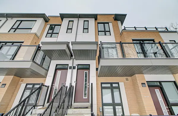 90 Canon Jackson DR #62, Toronto W04, ON M6M 0C1