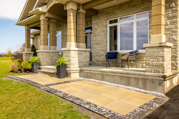 270 West Lake CIR, Carp - Huntley Ward, ON K0A 1L0