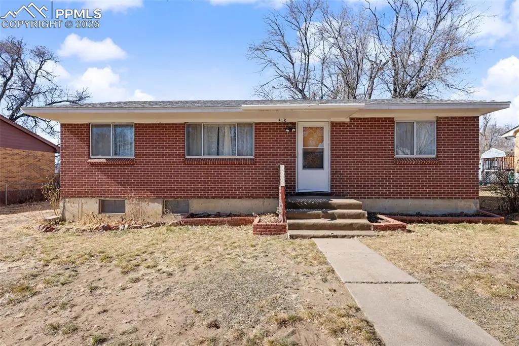518 Yellowstone RD, Colorado Springs, CO 80910