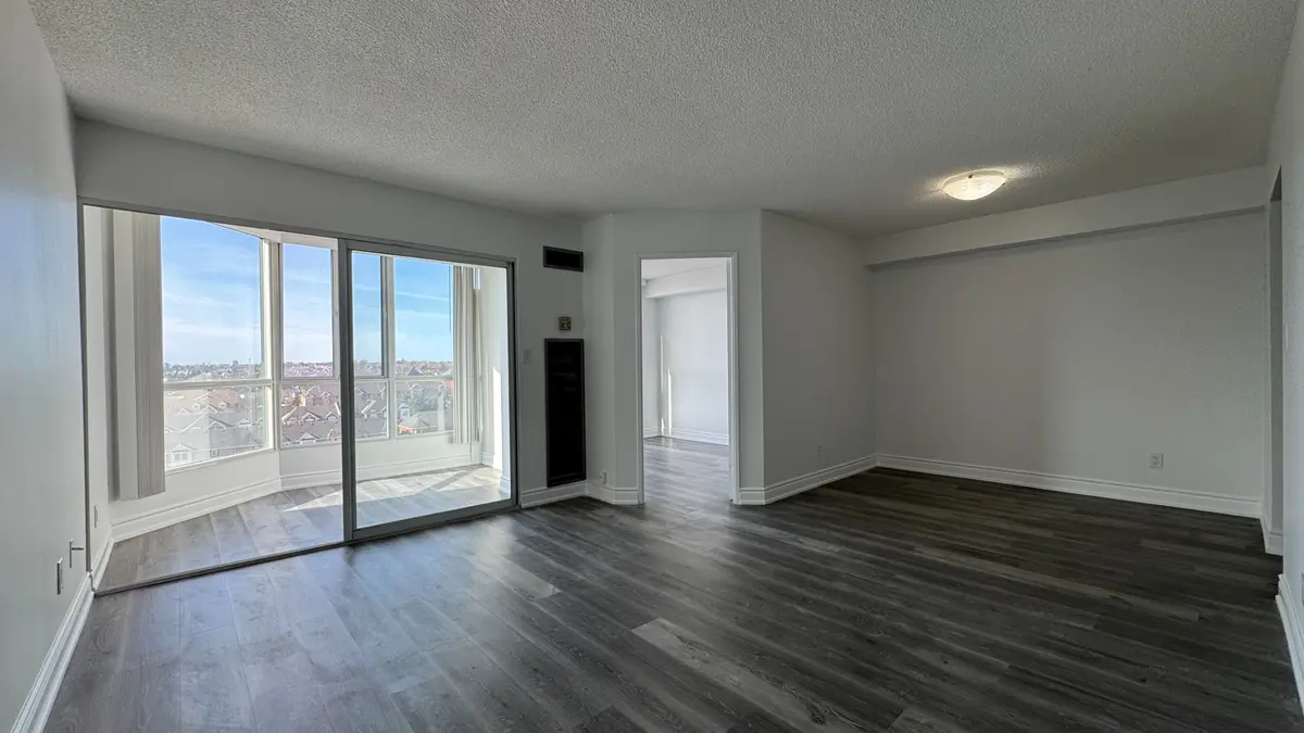 145 Hillcrest AVE #702, Mississauga, ON L5B 3Z1