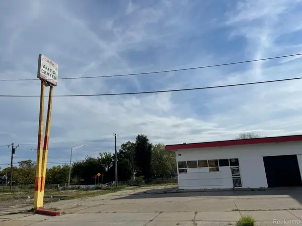 13040 Harper AVE, Detroit, MI 48213