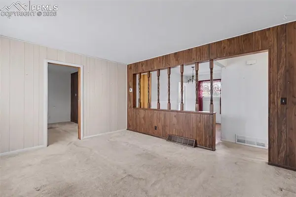 518 Yellowstone RD, Colorado Springs, CO 80910