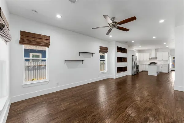 916 S Montreal Avenue, Dallas, TX 75208