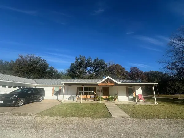 101 Twin Creek Road, Comanche, TX 76442