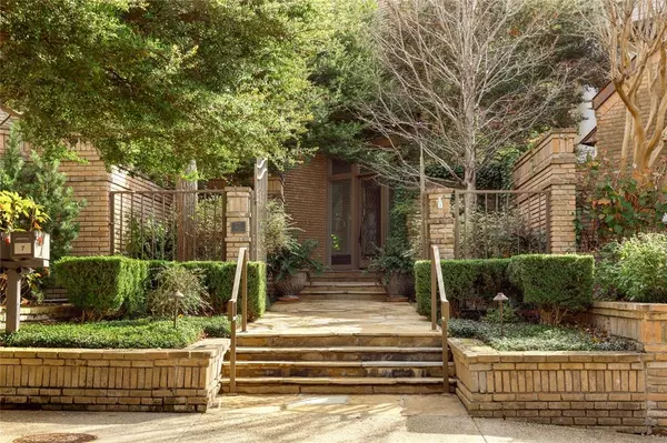 Dallas, TX 75225,7 Glenchester Court