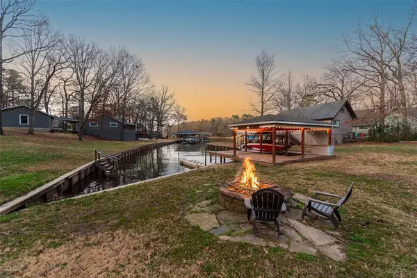 233 E El Dorado Drive, Scroggins, TX 75480