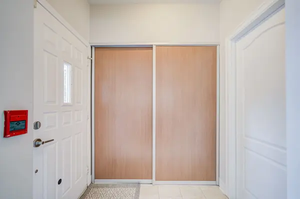 17 Barberry PL #Th117, Toronto C15, ON M2K 3E2