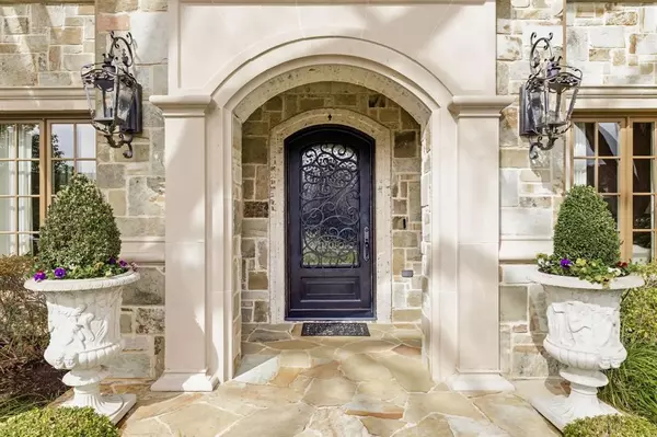 Dallas, TX 75225,7635 Bryn Mawr Drive