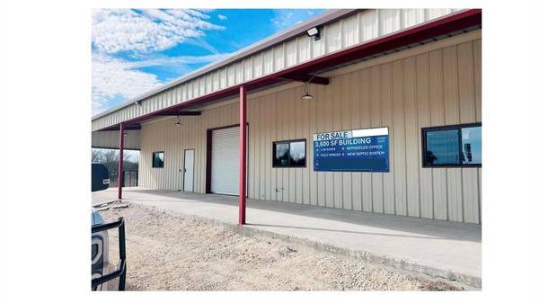 13332 FM 744, Barry, TX 75102