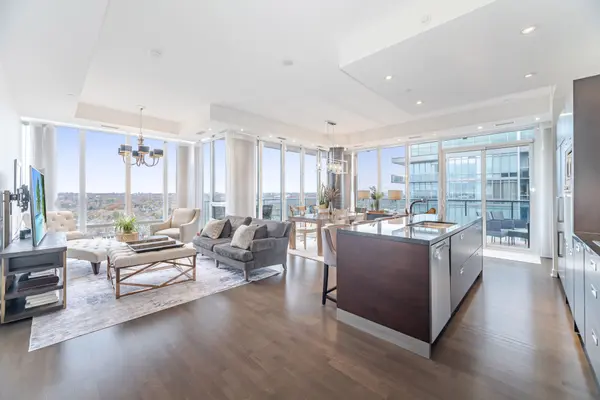 88 Park Lawn RD #3005, Toronto W06, ON M8Y 0B5