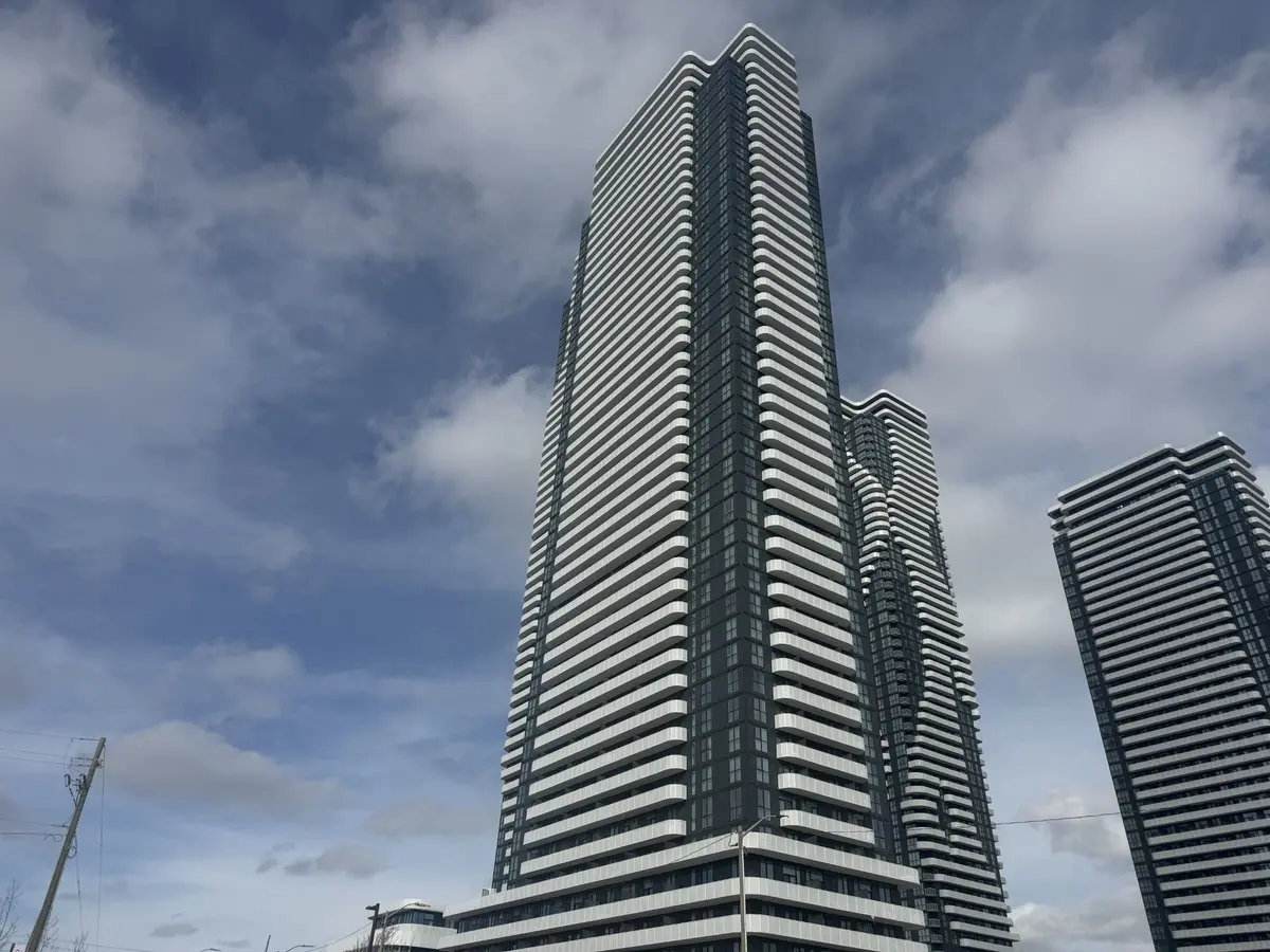 195 Commerce ST #312, Vaughan, ON L4K 0P9