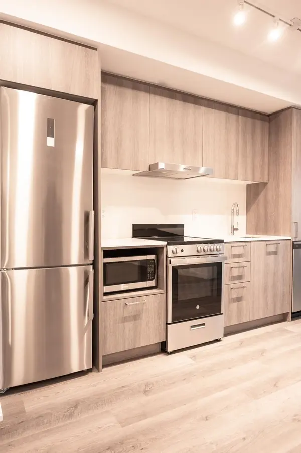 195 Commerce ST #312, Vaughan, ON L4K 0P9