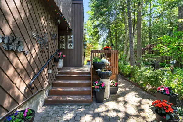 180 Brophy's LN, Blue Mountains, ON L9Y 0K5