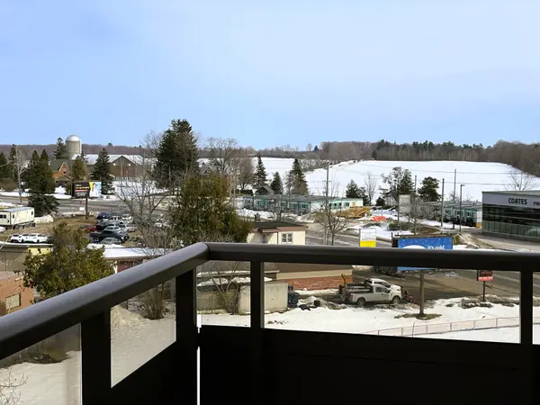 414 Blake ST #702, Barrie, ON L4M 5J7