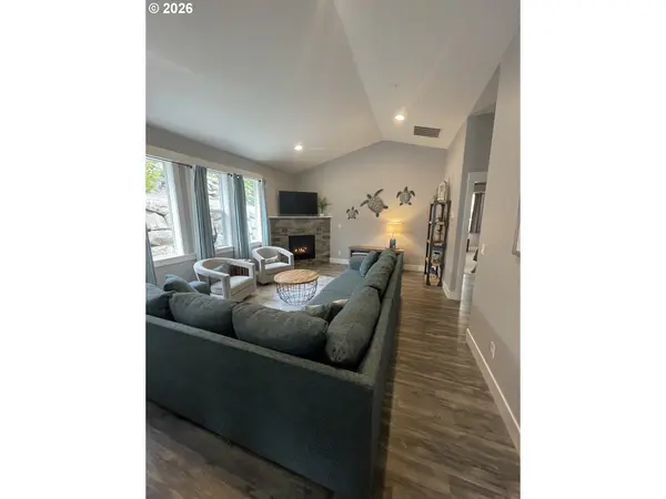 4184 SE INLET AVE, Lincoln City, OR 97367