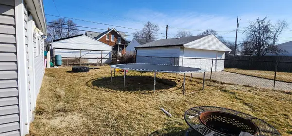 23125 Socia ST, St Clair Shores, MI 48082