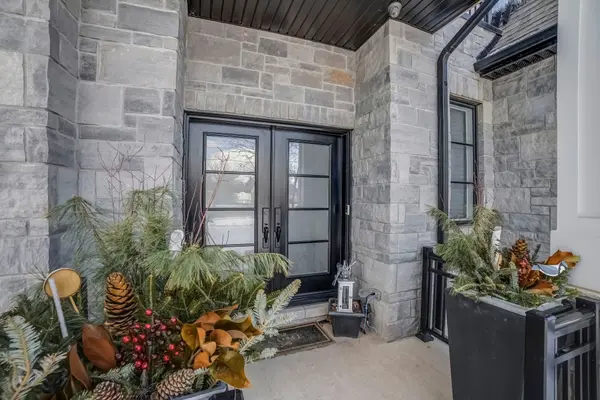 458 Third Line, Oakville, ON L6L 4A5