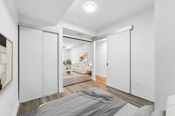 1 Jarvis ST #1115, Hamilton, ON L8R 3J2