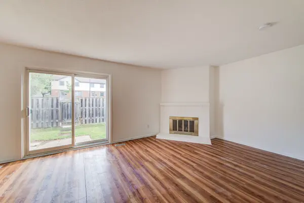 104 McDougall RD #3, Waterloo, ON N2L 5C5