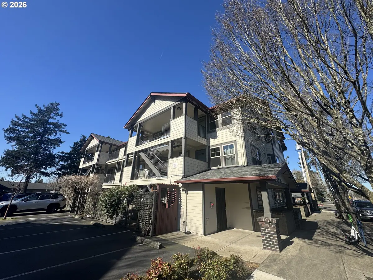 737 NE 99TH AVE #24, Portland, OR 97220