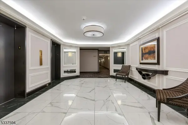 2 Claridge Dr #1NE, Verona Twp., NJ 07044