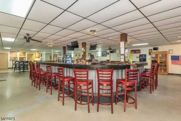 85 Mill St, Newton Town, NJ 07860