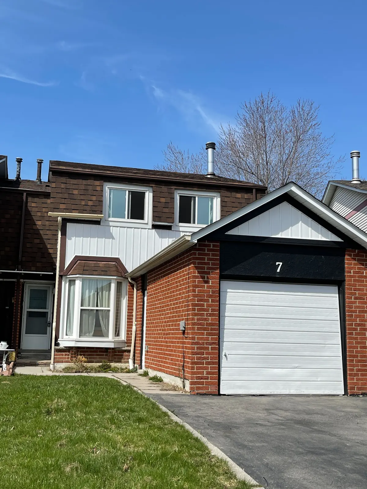 7 Barnwell DR, Toronto E07, ON M1V 1Y7