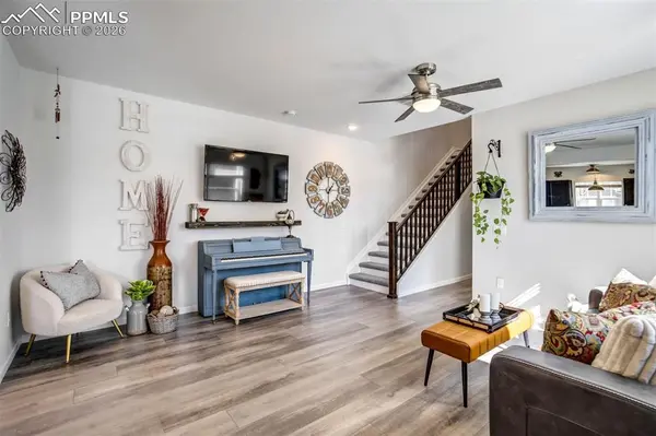 16406 Hay Barn HTS, Monument, CO 80132