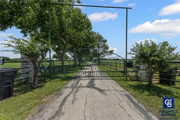 1221 Park N Boulevard, Cleburne, TX 76033