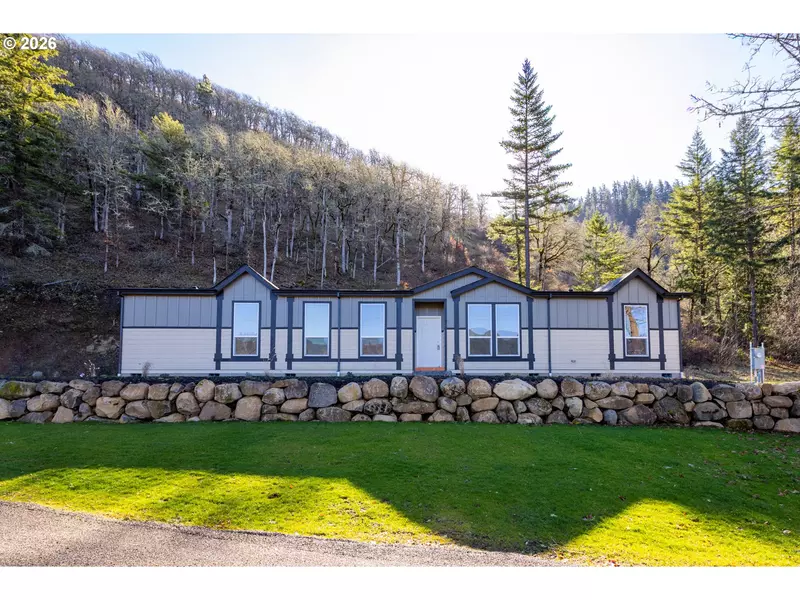 698 HIGHWAY 141, White Salmon, WA 98672