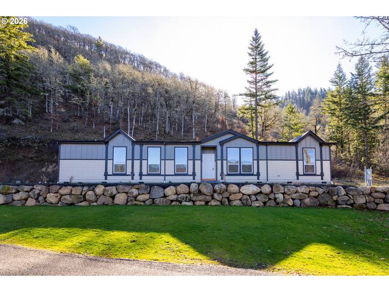 698 HIGHWAY 141, White Salmon, WA 98672