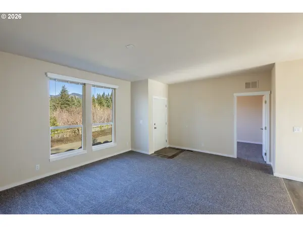 698 HIGHWAY 141, White Salmon, WA 98672