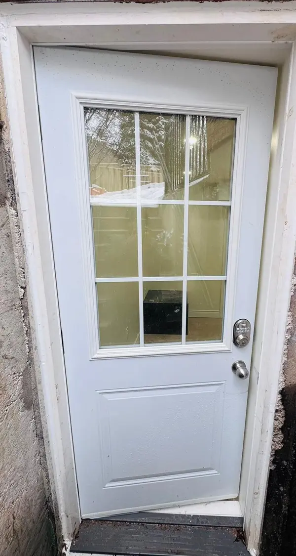 3226 Forrestdale CIR #Basement, Mississauga, ON L5N 6V4