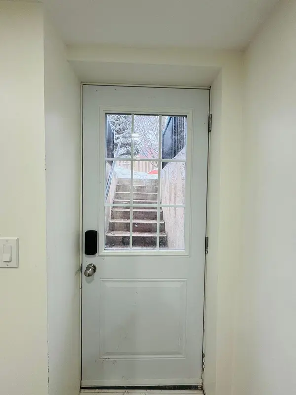 3226 Forrestdale CIR #Basement, Mississauga, ON L5N 6V4