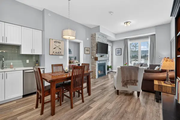 25 Pen Lake Point RD #102, Huntsville, ON P1H 1A9