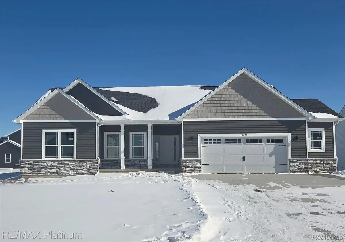 13217 Westwinds DR, Fenton Charter Township, MI 48451
