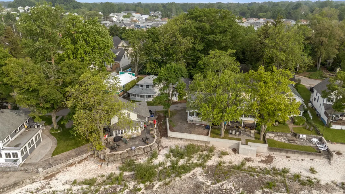 3786 Terrace LN S, Fort Erie, ON L0S 1B0