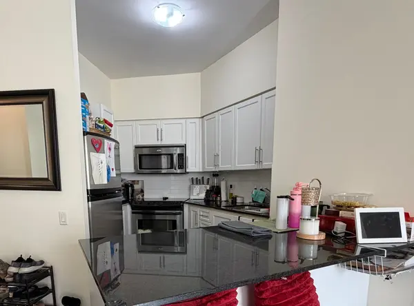 15 Windermere AVE #2411, Toronto W01, ON M6S 5A2