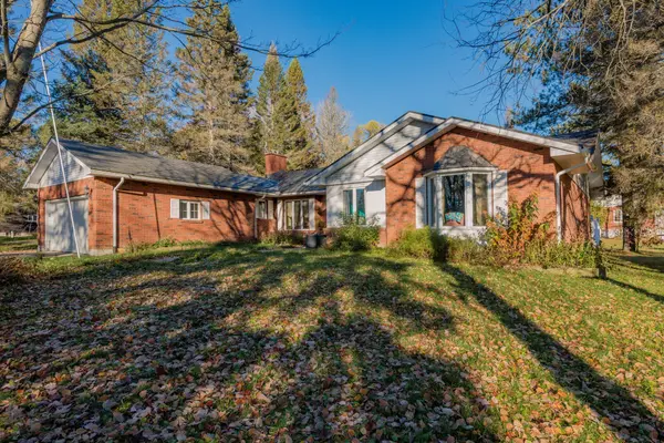 12 Robert ST, Sundridge, ON P0A 1Z0