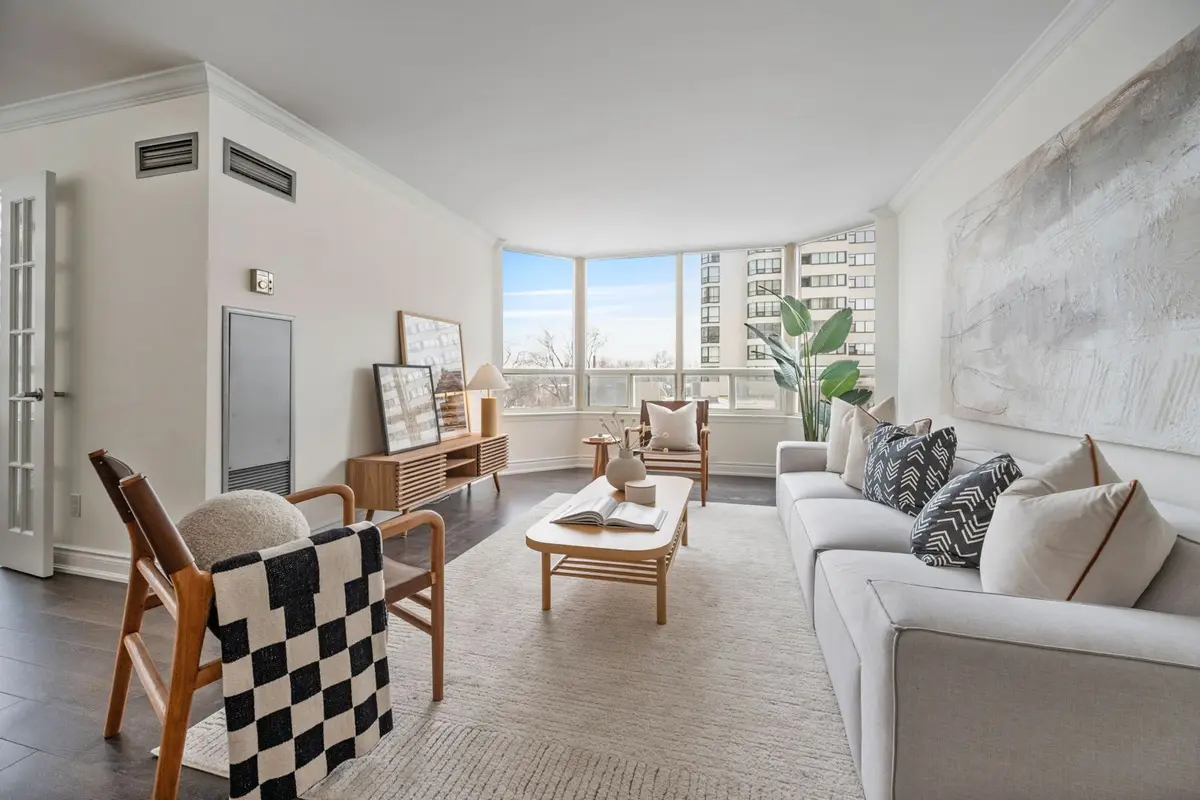 30 Greenfield AVE #304, Toronto C14, ON M2N 6N3