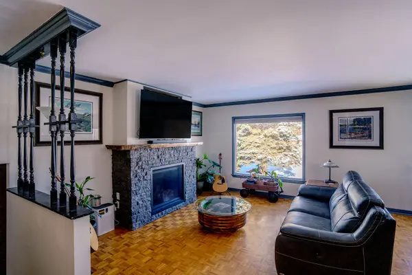 247 SIMCOE ST, Clearview, ON L0M 1S0