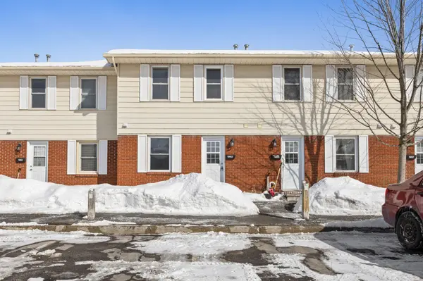 1963 Fairglen Mews #22, Blackburn Hamlet, ON K1B 5A5