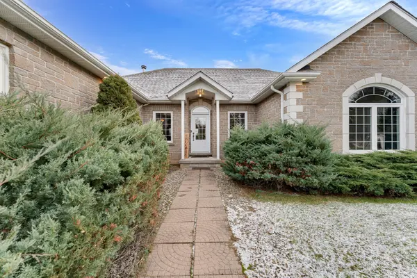 61 Conner DR, Gananoque, ON K7G 2V4