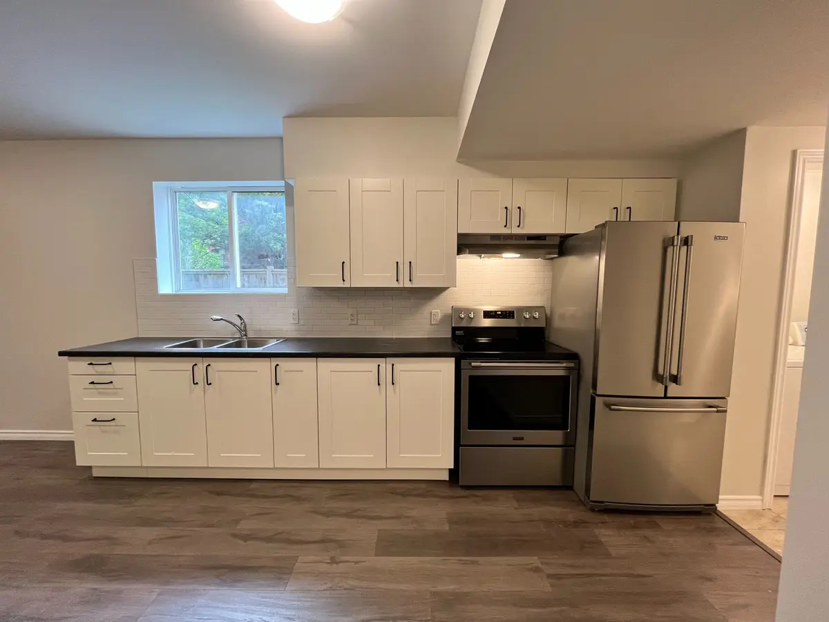 30 PORRITT ST, Barrie, ON L4N 6Y3