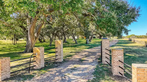 8145 Fm 390 E, Brenham, TX 77833