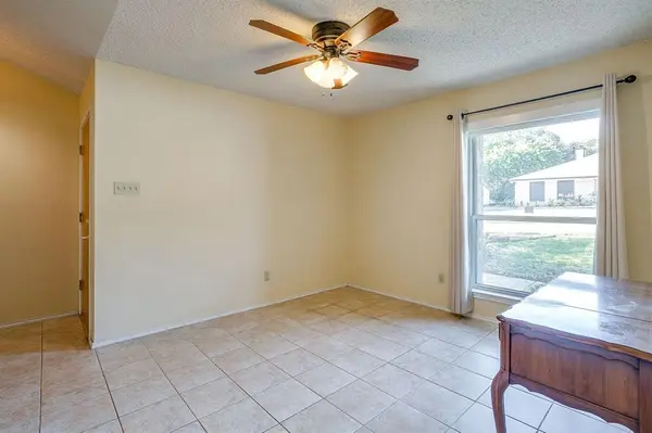 1116 Highpoint Road, Bedford, TX 76022