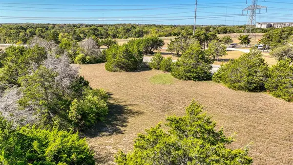 1922 W Pleasant Run Road, Desoto, TX 75115
