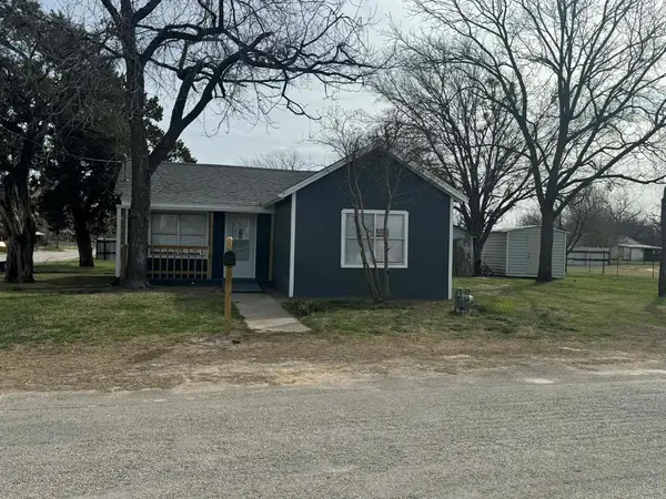 601 S Pine Street, Comanche, TX 76442