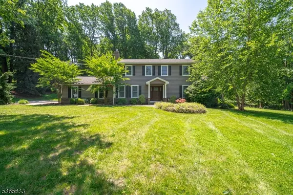 5 Wedgewood Ln,  Holmdel Twp.,  NJ 07733